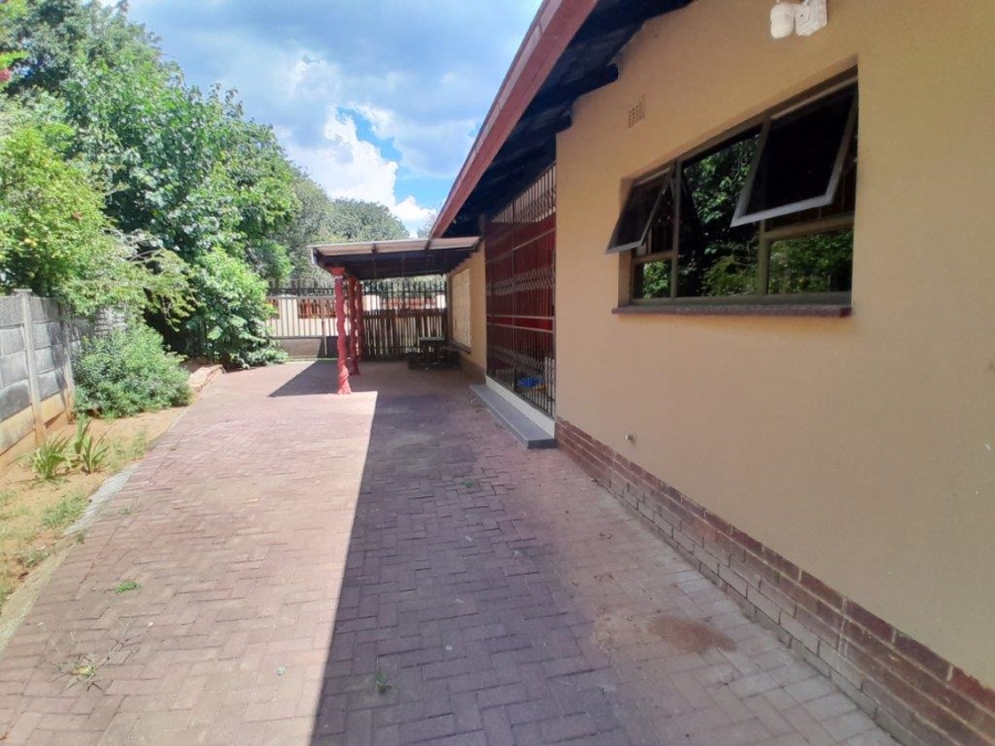 6 Bedroom Property for Sale in Bodorp North West